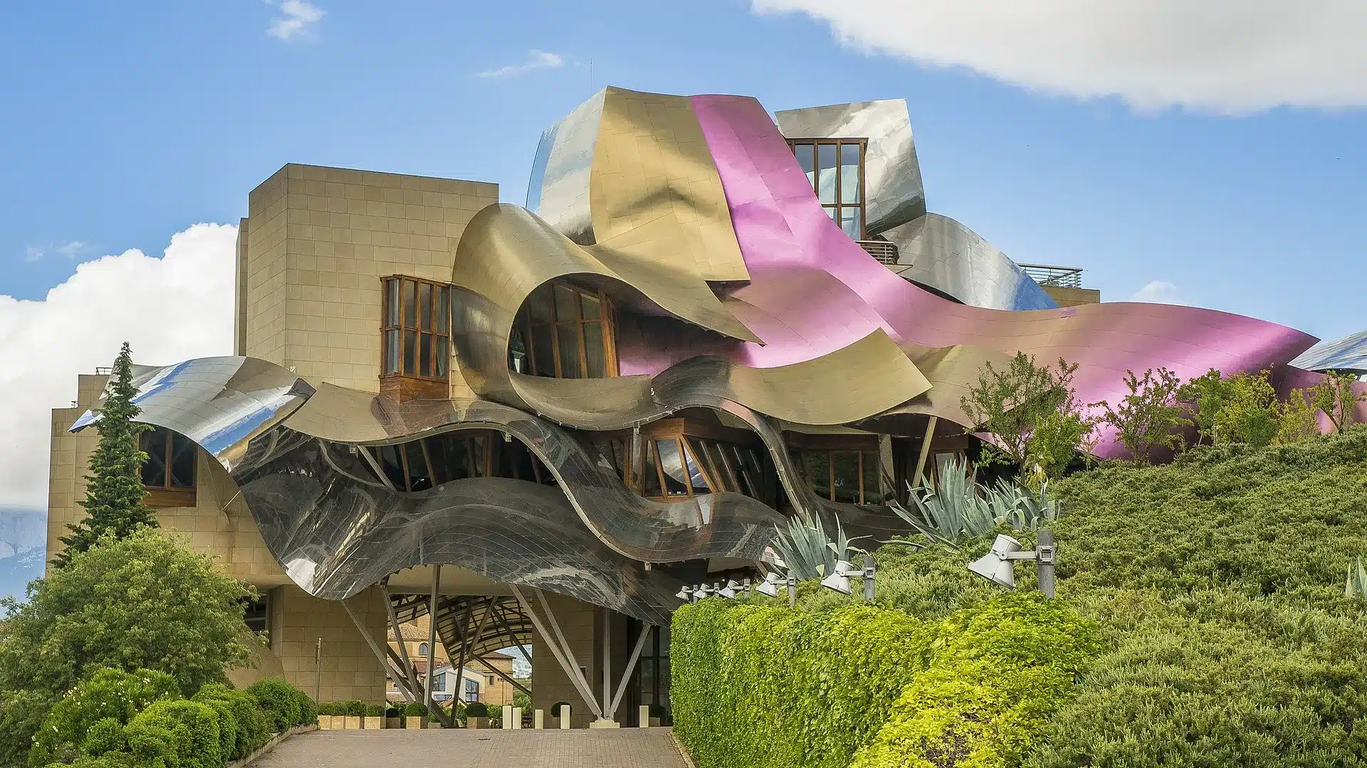 Bodega and hotel. Gehry_Design,_La_Rioja_wine_region