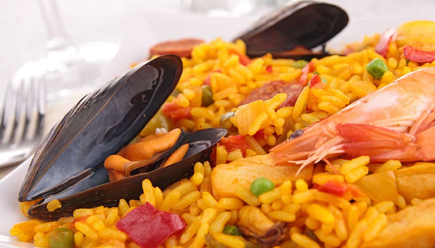 Paella fra Spanien r en af de mest ikoniske retter og er elsket over hele verden