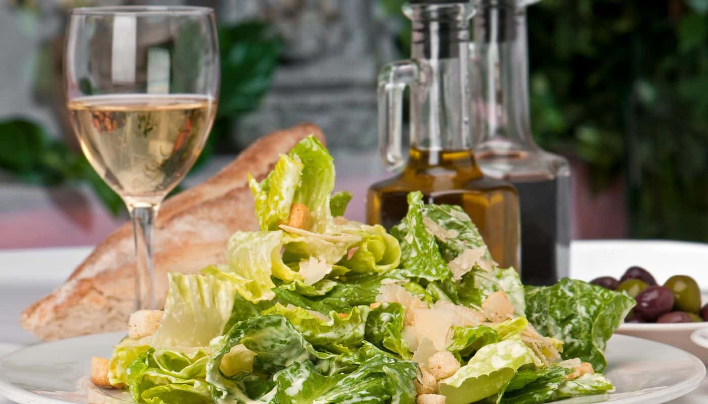 Kylling Caesar Salat og Vin