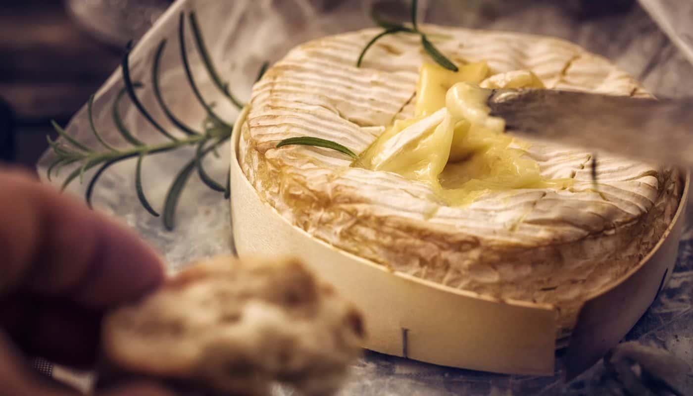 Bagt camembert ost