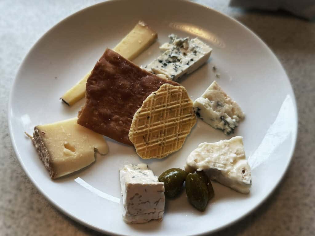 Oste-Tallerken fra Den gule butik